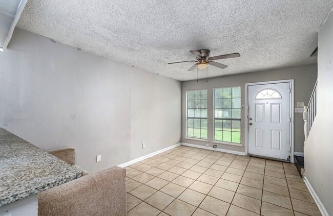Building Photo - 4927 Miller Ave