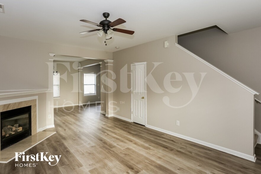 Building Photo - 511 Galesburg Dr