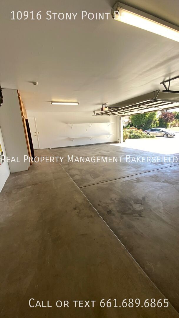 Building Photo - 10916 Stony Point Dr
