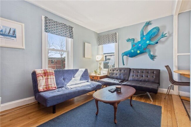 Primary Photo - 35 Brewer St