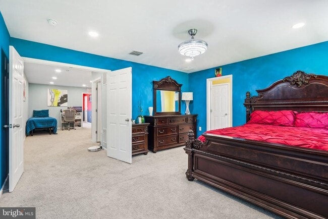 Building Photo - 206 Shields Ct