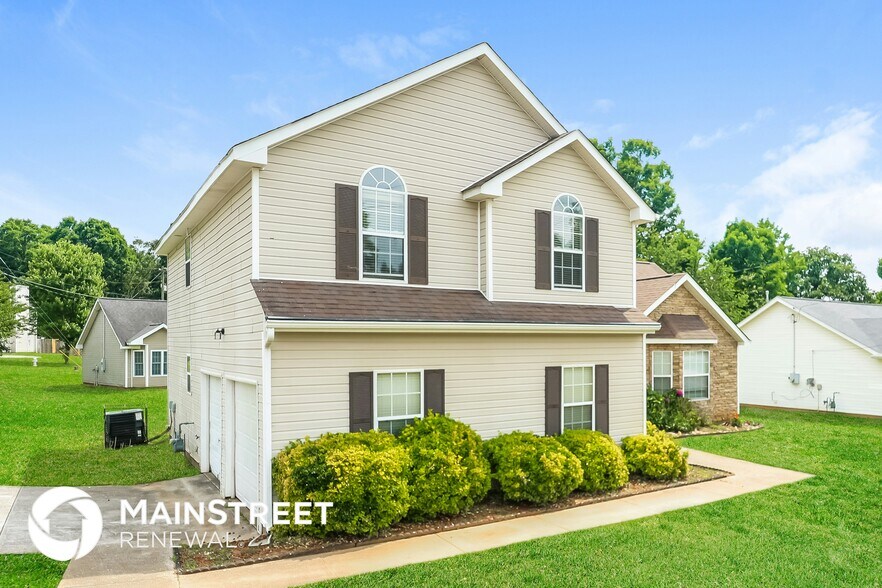 Building Photo - 200 Teak Ln