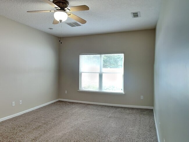 Building Photo - 153 Terracina Dr