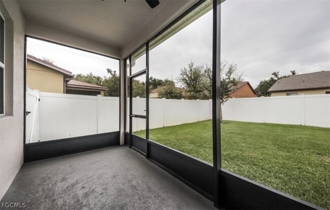 Building Photo - 4507 SE 9th Pl