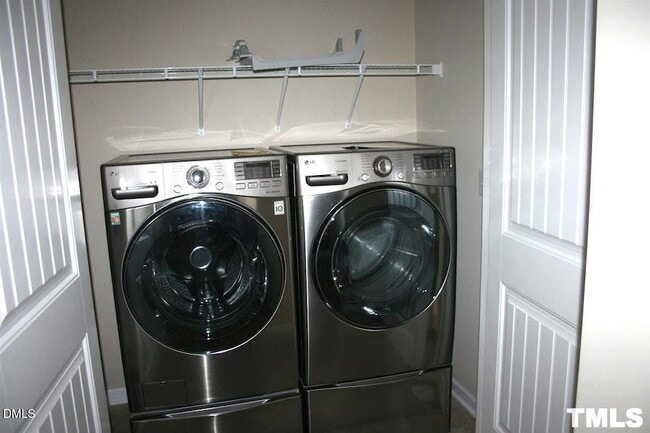 Building Photo - 805 Keystone Park Dr