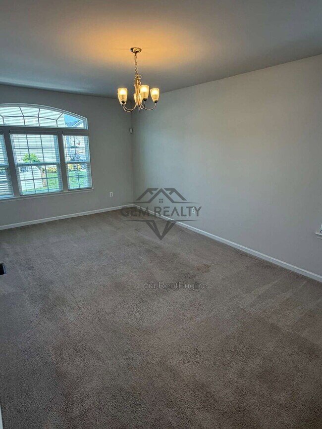 Building Photo - 501 Rolling Valley Dr
