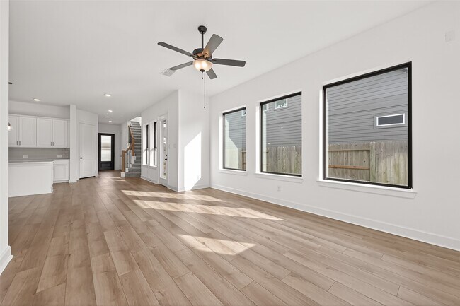 Building Photo - 16915 Chapel Knox Dr