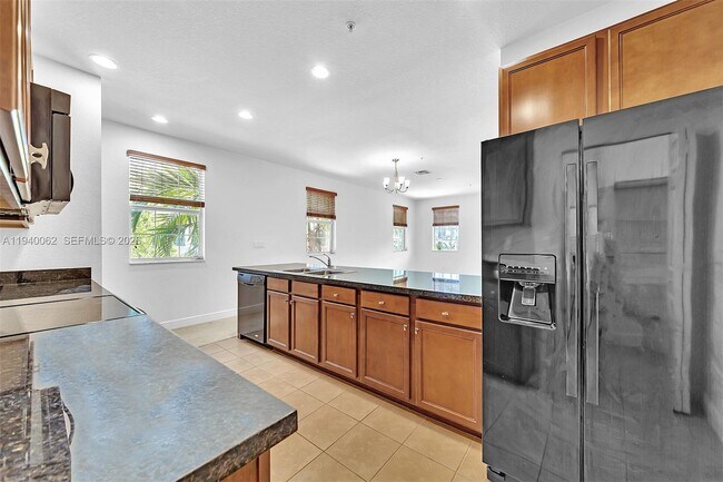 Building Photo - 908 SW 147th Ave