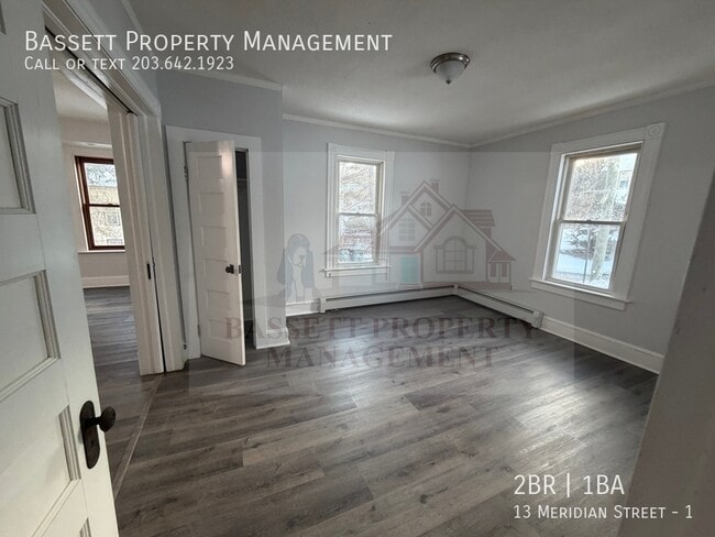 Building Photo - 13 Meridian St