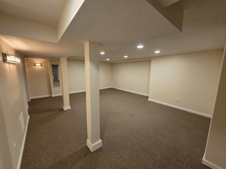 Building Photo - 4509 Wakonda Pky