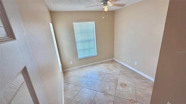 Building Photo - 2127 Rj Cir