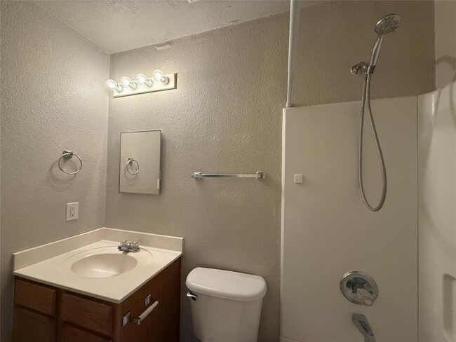 Building Photo - 2522 Stapleford Dr