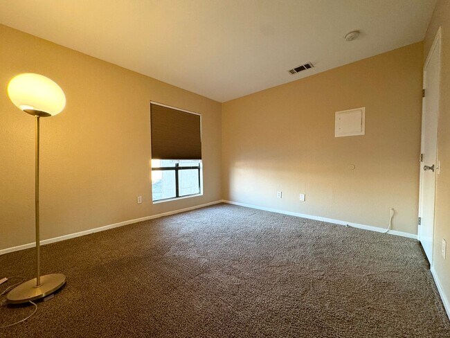 Building Photo - AVAILABLE NOW!! Charming UPSTAIRS 2 Bed/ 1 Bath Condo in Indio!!