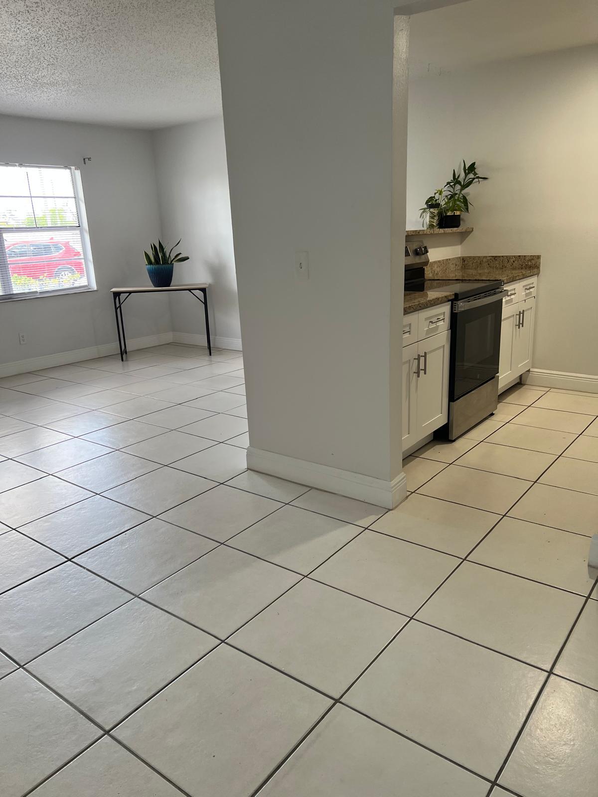 Building Photo - 9217 Tudor Dr