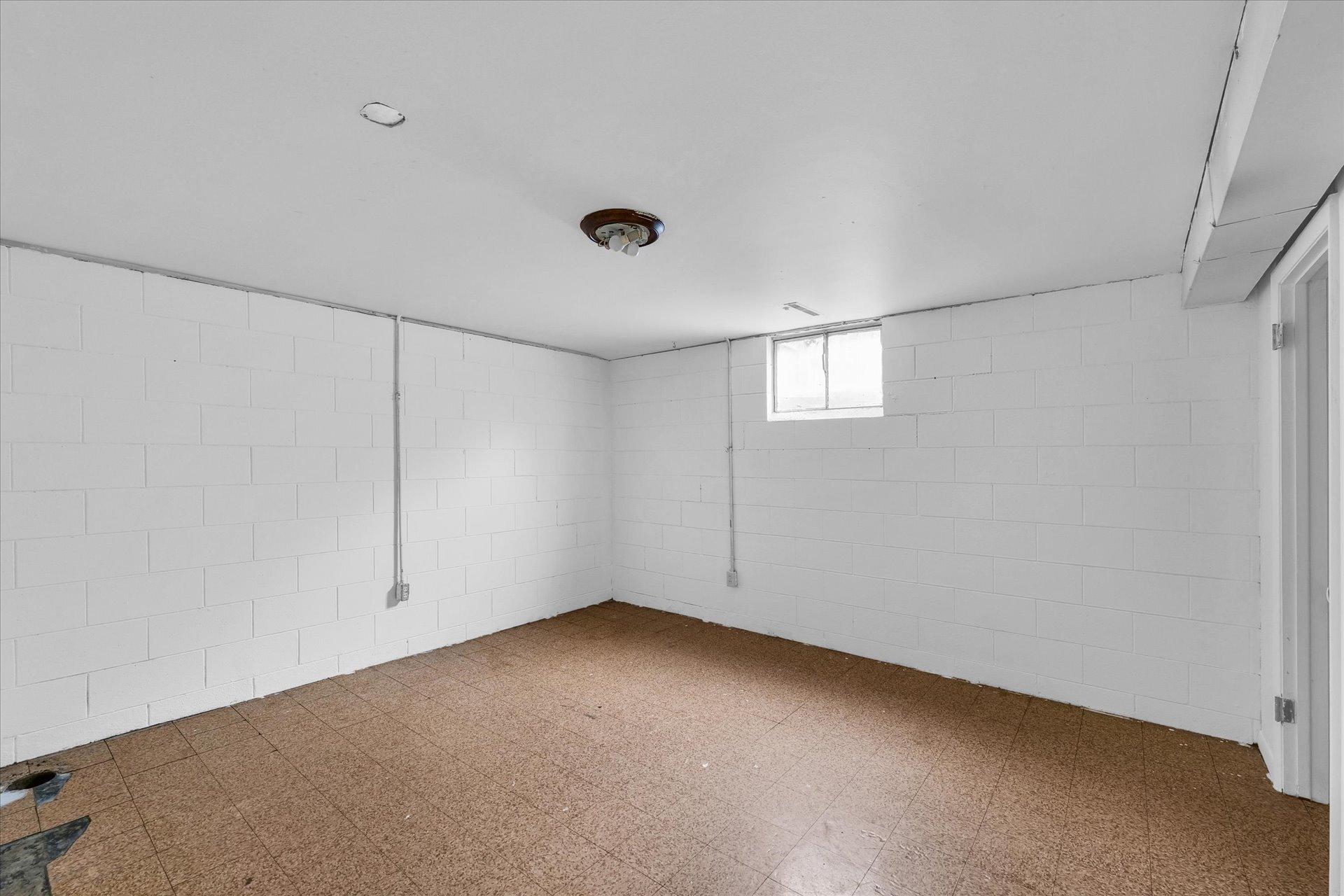 Building Photo - 19 Delaine Dr