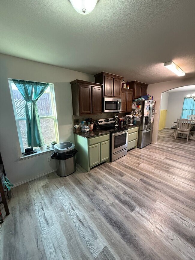 Building Photo - 5 bedroom Home in Copperas Cove