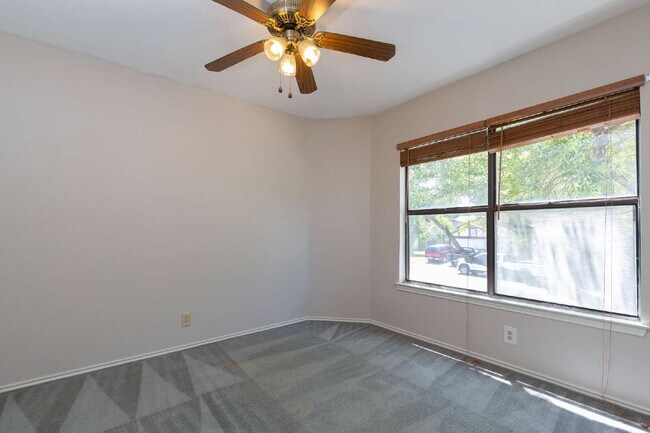 Building Photo - Charming 3-Bedroom Home in Feather Ridge –...