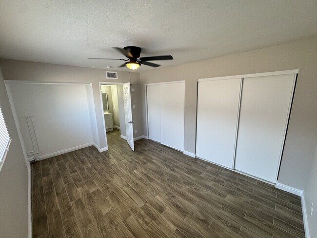 Building Photo - Affordable 2 Bed | 1 Bath Multi-Family Unit – Las Vegas