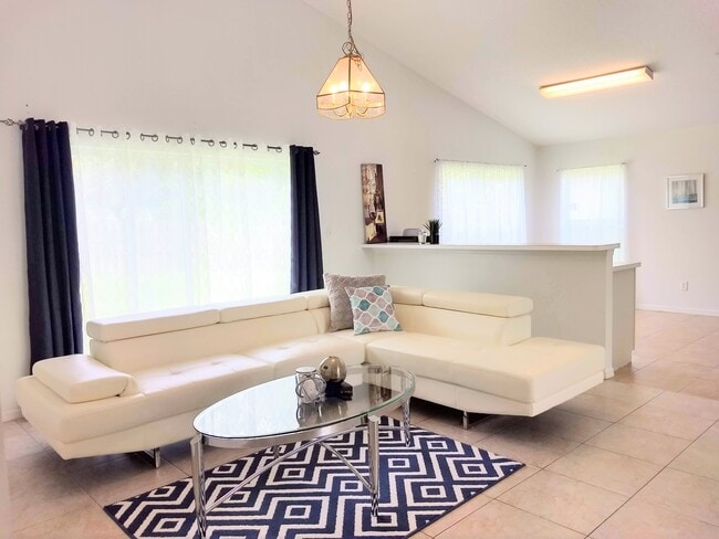 Livingroom - 11418 Rouse Run Cir