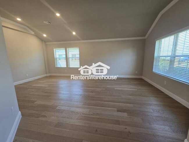 Building Photo - FOR RENT - MOVE IN READY - 4BEDS 2BATHS - ...