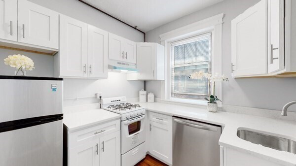 Building Photo - 35 Queensberry St