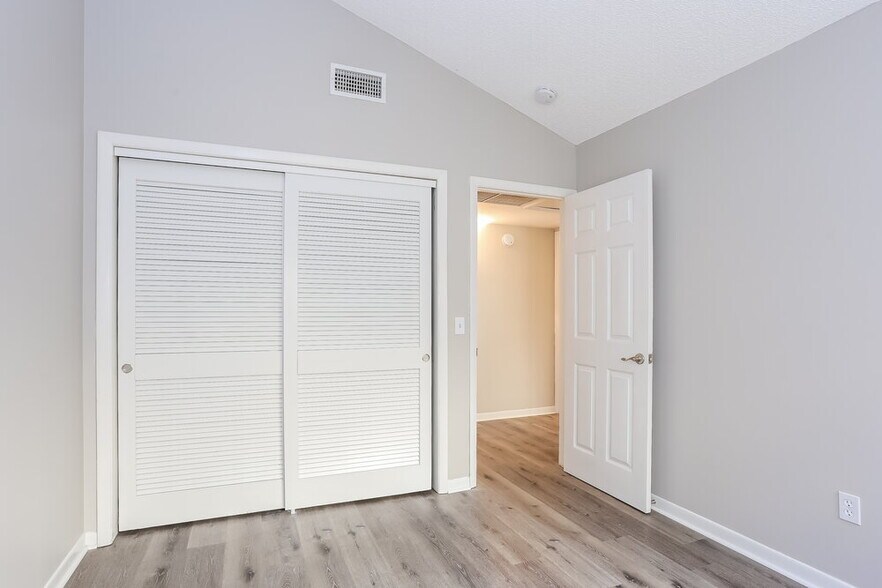 Building Photo - 154 Chelsea Ct