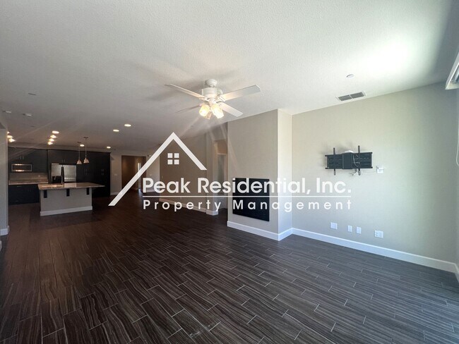 Building Photo - Spacious 4bd/3ba Elk Grove Home!