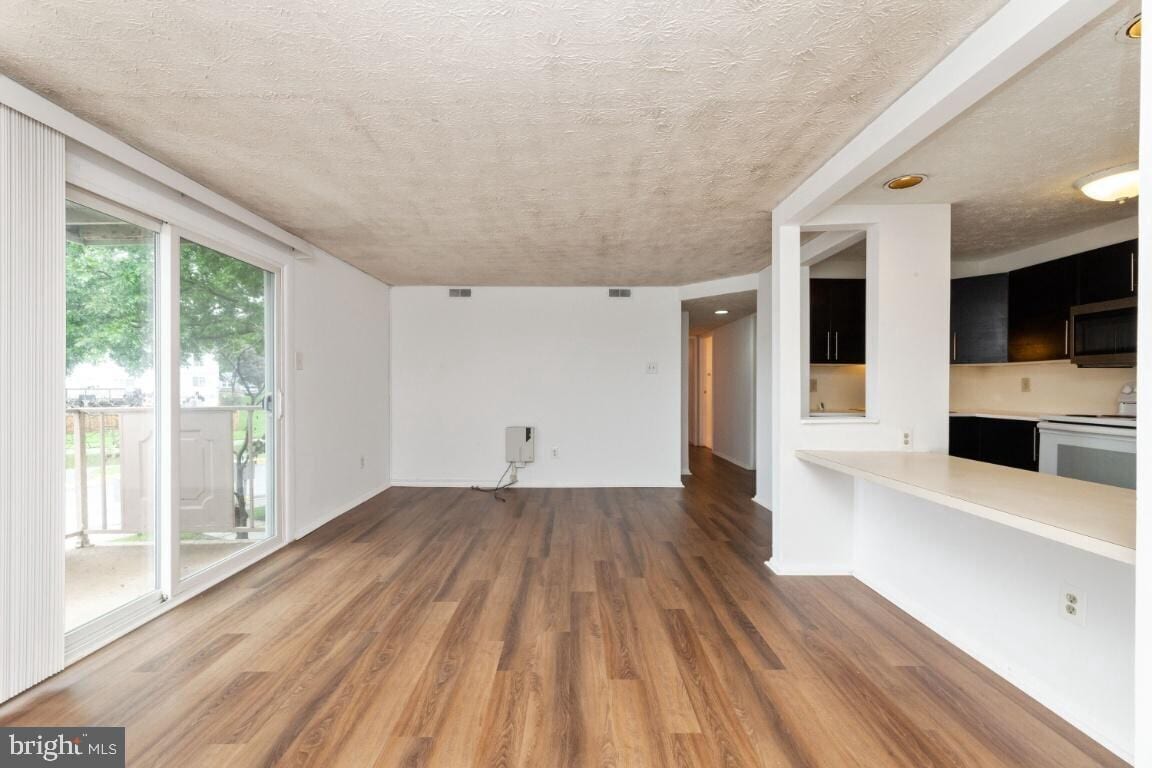 Building Photo - 4400 Groombridge Way
