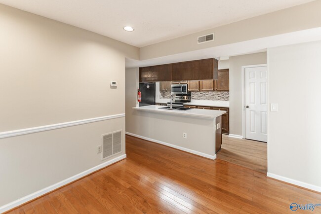 Building Photo - 1200 Catskill Cir SE