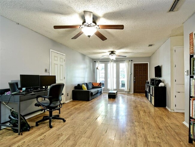 Building Photo - 4911 Aberdeen Cir