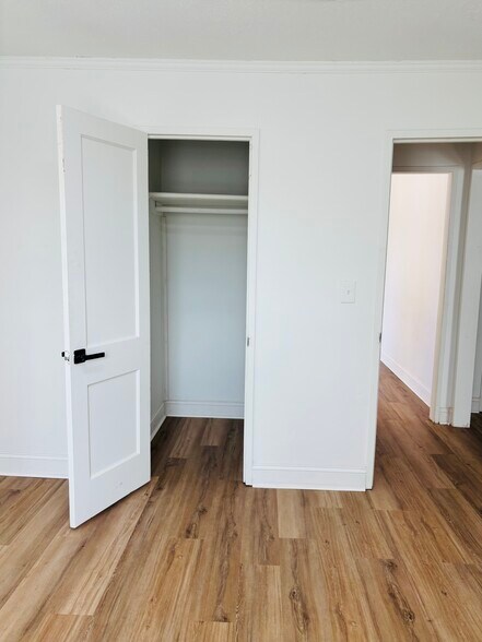 Building Photo - 1615 Engle Dr