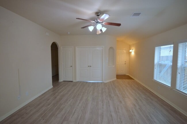 Building Photo - 11115 Barker Park Ct