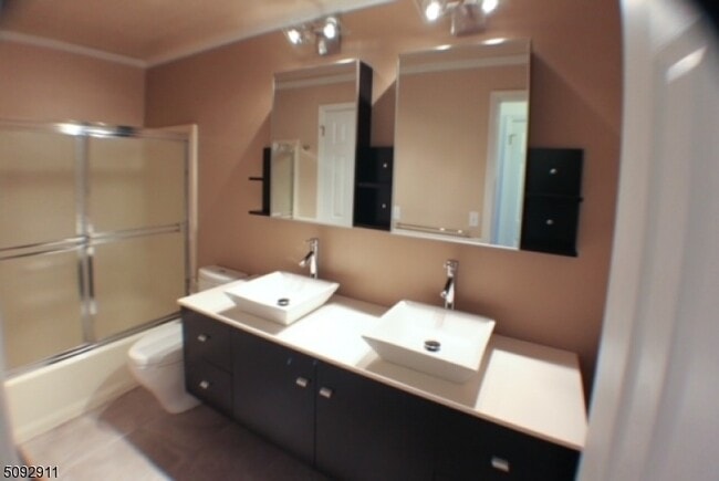 Building Photo - 238 Riveredge Dr