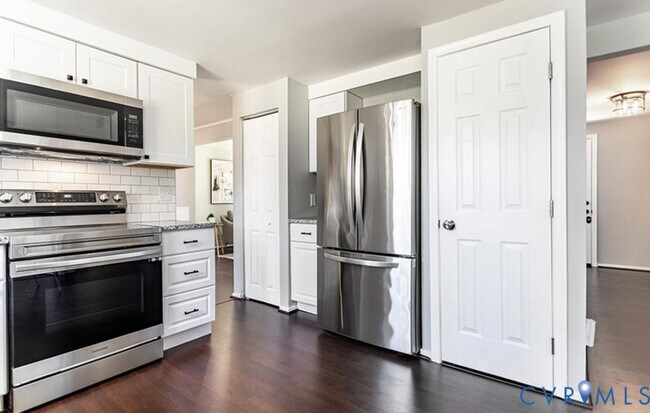 Building Photo - 10312 Genlou Rd