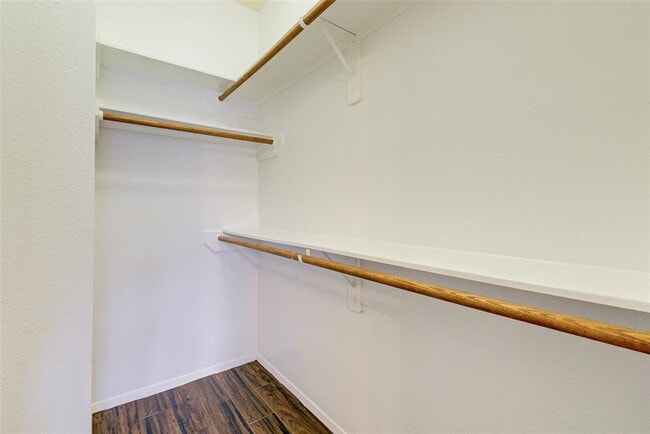 Building Photo - 3930 Mossy Pl Ln