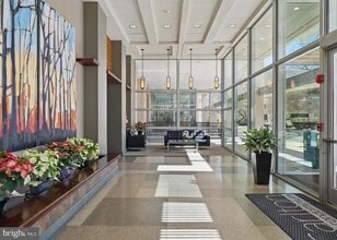 Building Photo - 4600 S Four Mile Run Dr