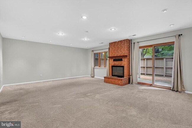 Building Photo - 2031 Sarazen Pl