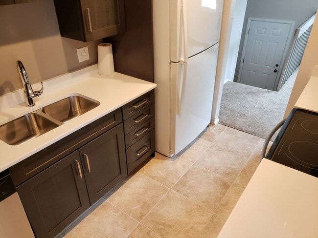 Building Photo - 5 bed Home - In Westminster - Available 6/5