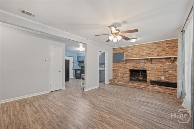 Building Photo - 1319 E 69th St