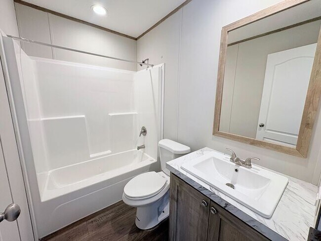 Building Photo - 10610 State Rte 762