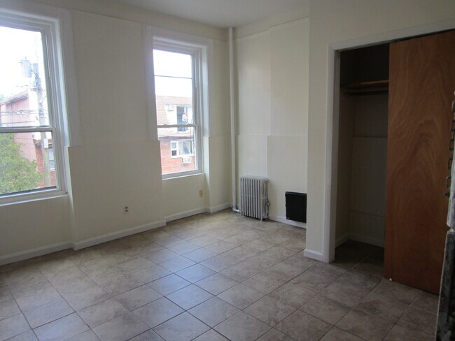 Building Photo - 2606 Central Ave