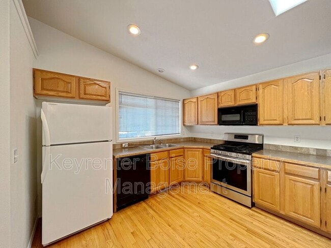Building Photo - 759 S Coral Pl