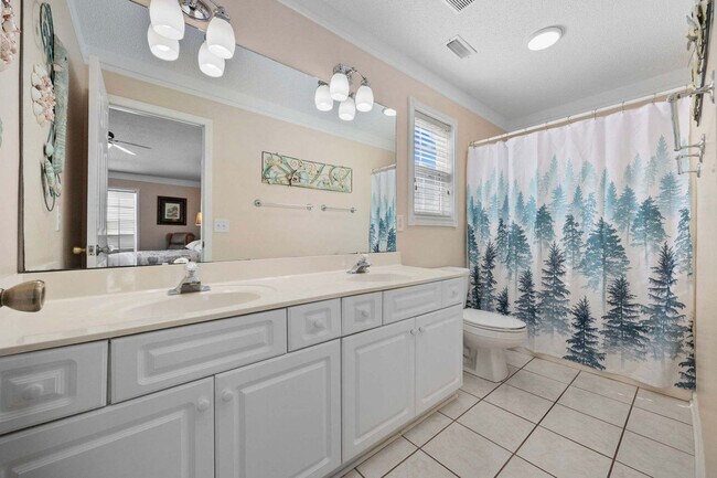 Building Photo - 113A S Yaupon Dr