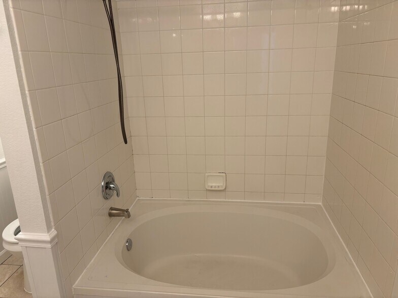 Building Photo - 7440 S Blackhawk St