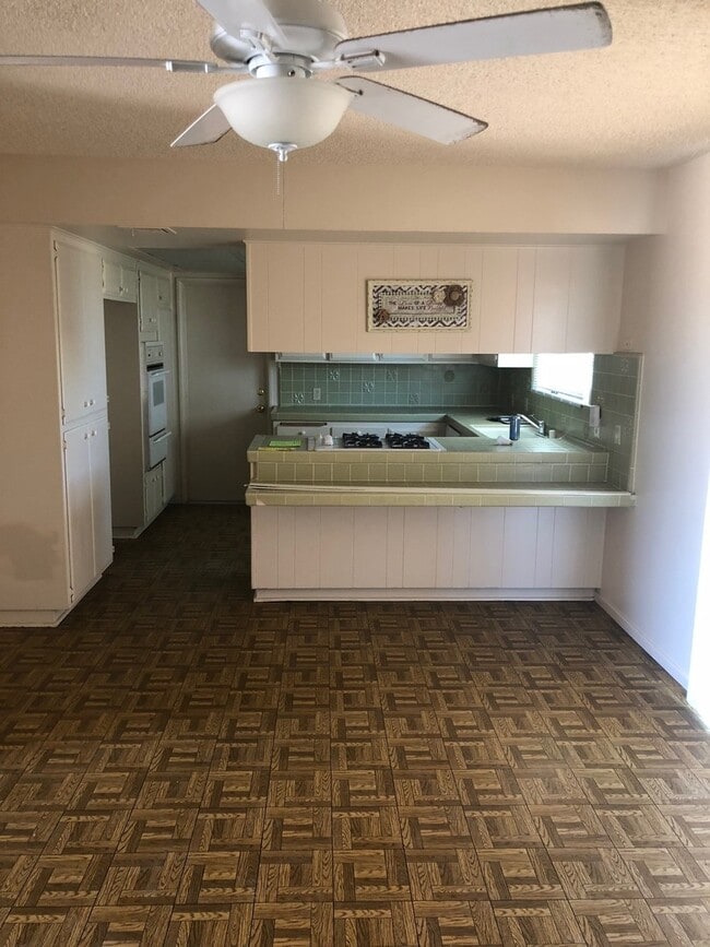 Building Photo - 3 BEDROOM APPLE VALLEY HOME