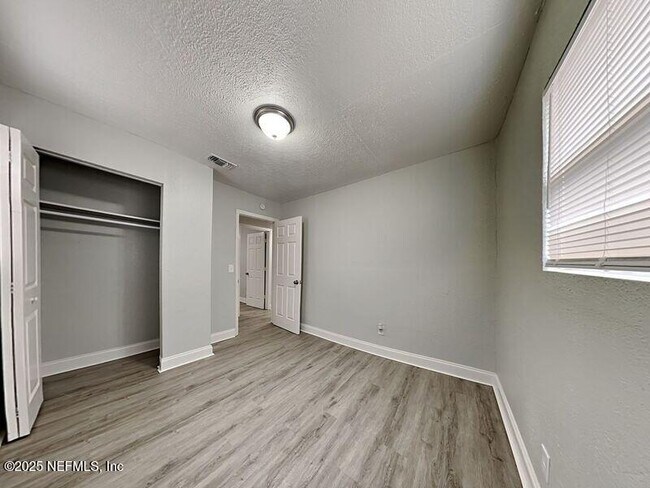 Building Photo - 9558 Norfolk Blvd