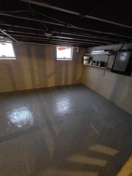 Building Photo - 1938 Clinton St