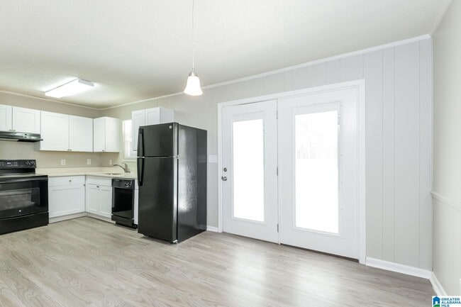 Building Photo - 2905 Westview Dr