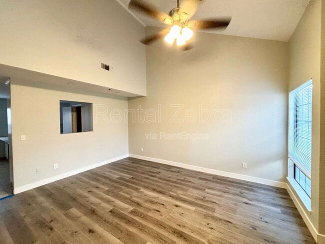 Building Photo - 1131 Colorado Ave