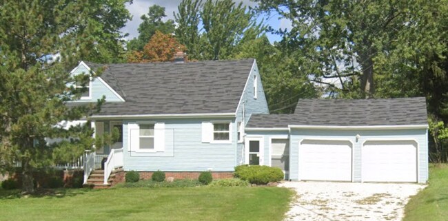 Primary Photo - 141 E Sprague Rd